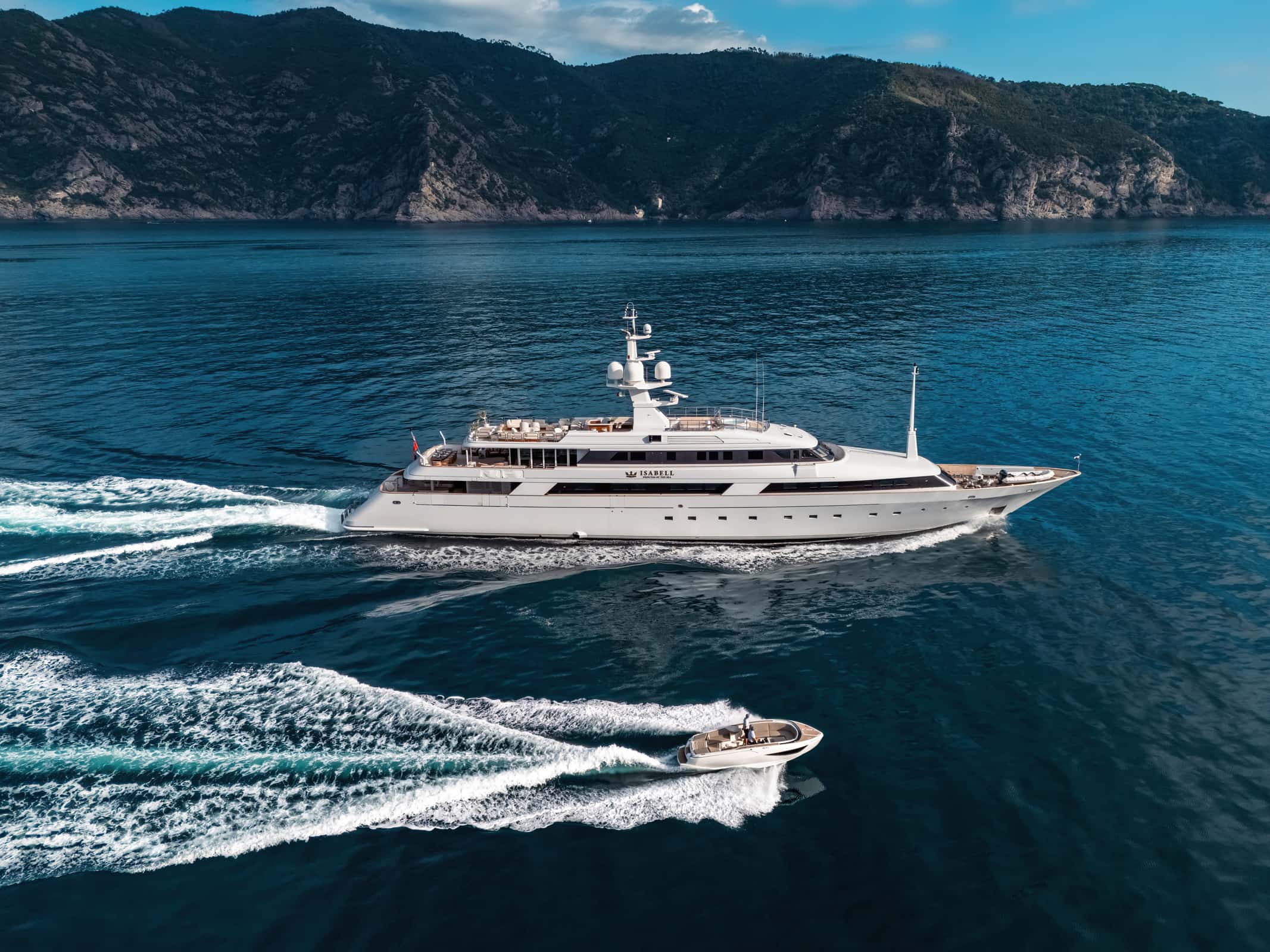 Isabell yacht bow section