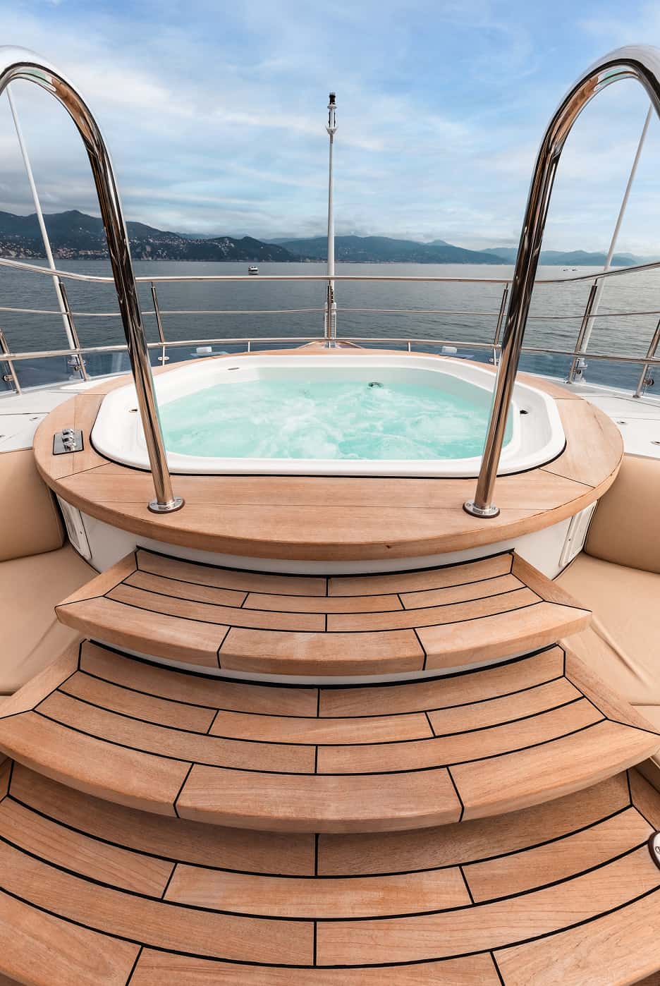 Isabell yacht exterior view