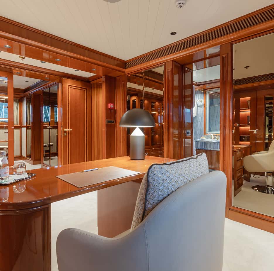 Isabell yacht master suite