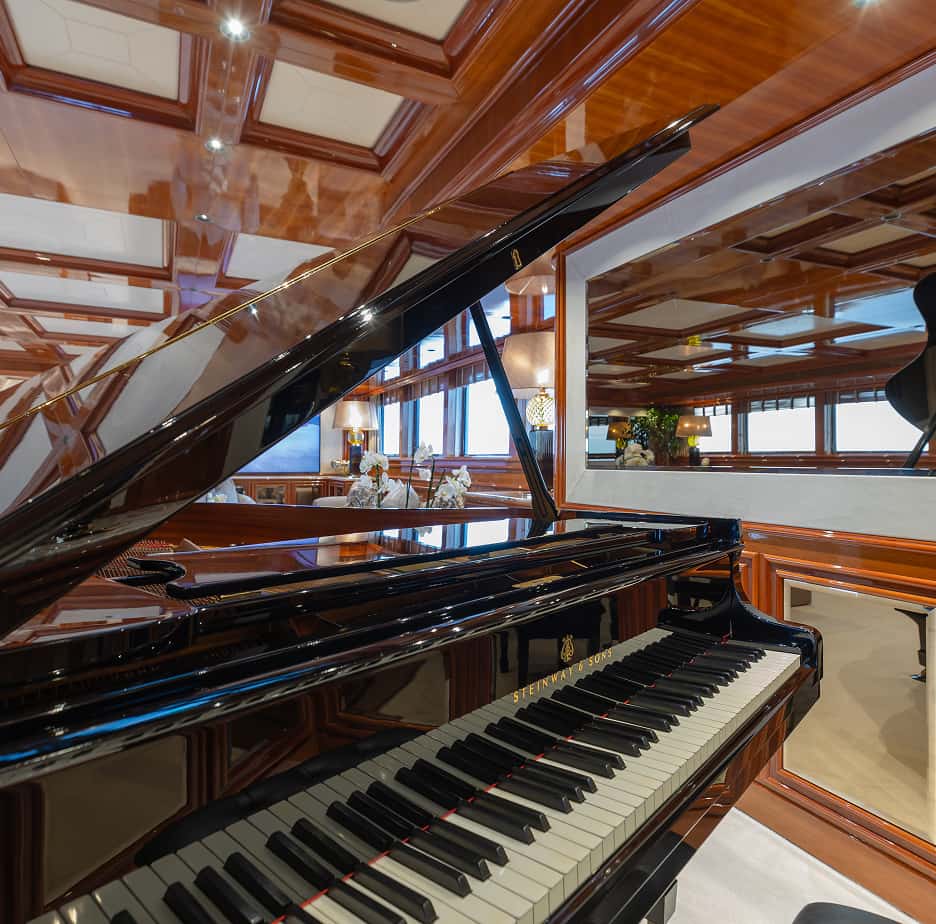 Isabell yacht master suite