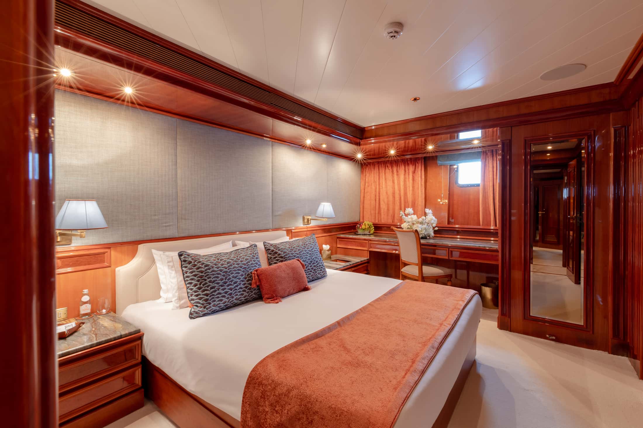 Isabell yacht master suite