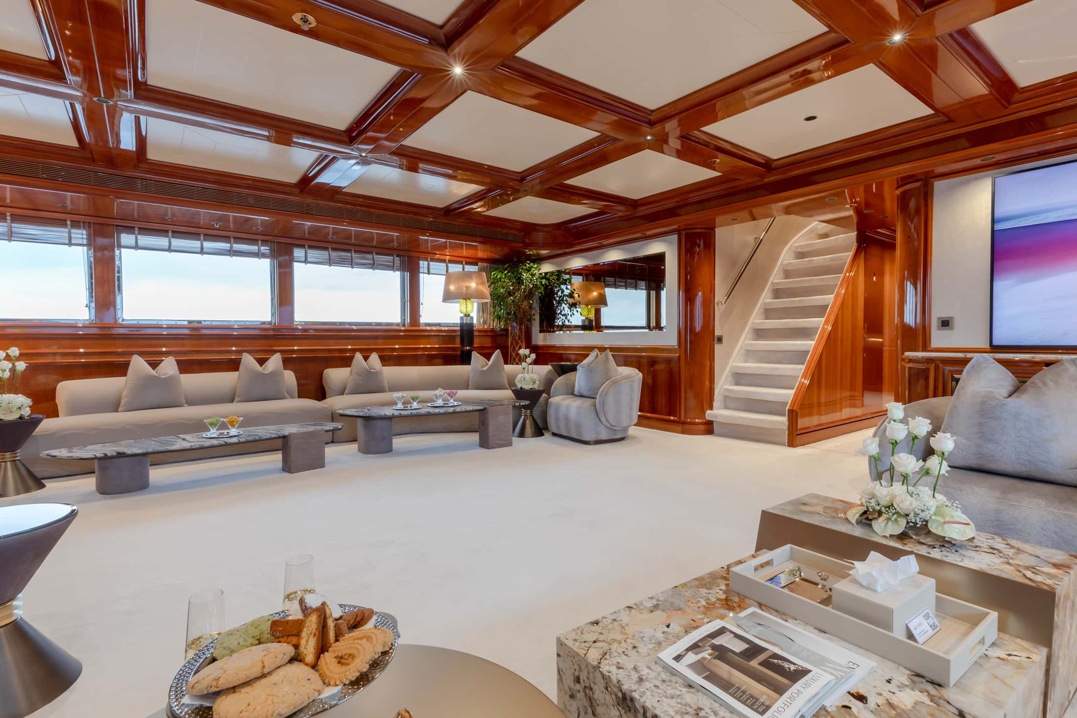 Isabell yacht guest bathroom