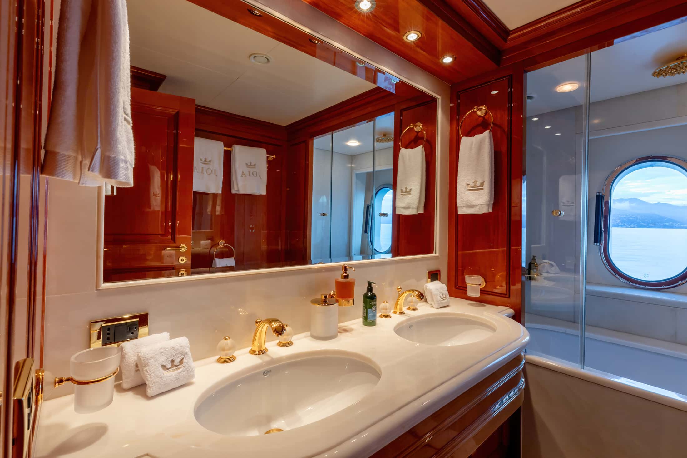 Joia Interior View 13
